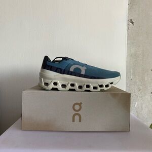 On CloudMonster mens Sz 8.5 (brand new)